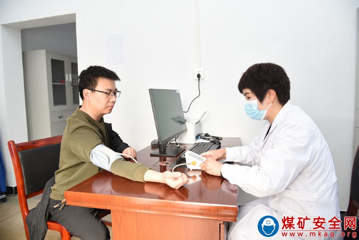 河南能源義煤公司義絡煤業：步行不到1分鍾，這個“井口急救站”真救急！ 