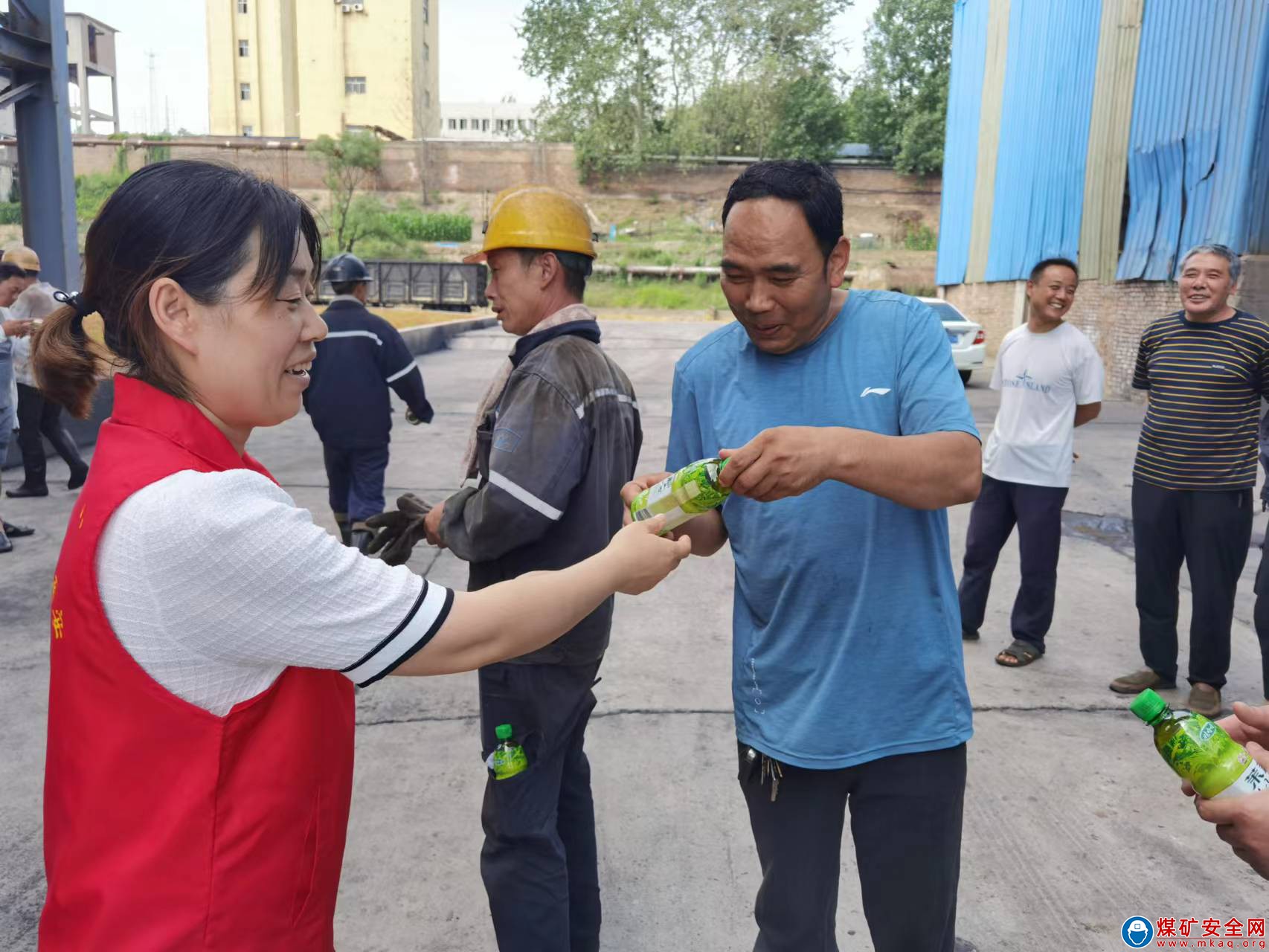 河南能源義煤公司石壕煤礦：“清涼度夏” 落實落地