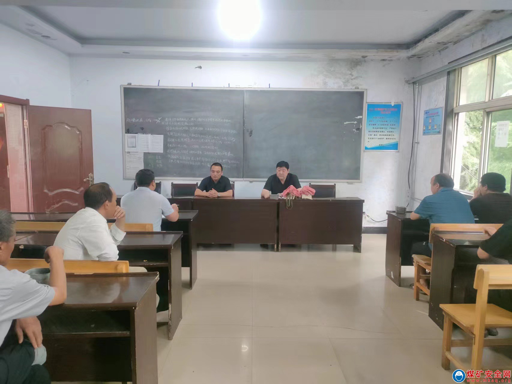 河南能源義煤公司石壕煤礦：下沉一線 鼓勁促幹
