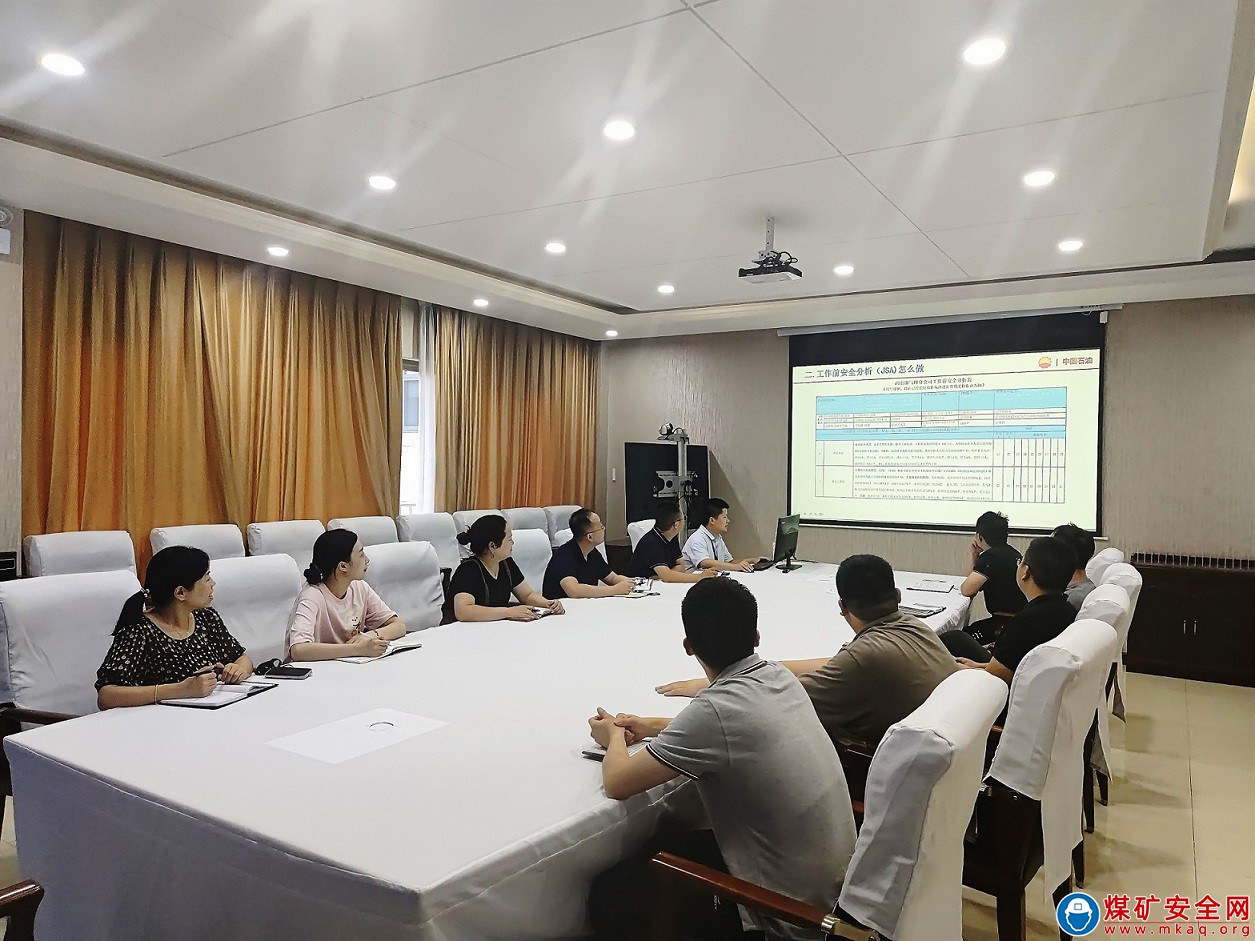 重慶氣礦開州作業區開啟夜校模式為技術幹部“加餐”