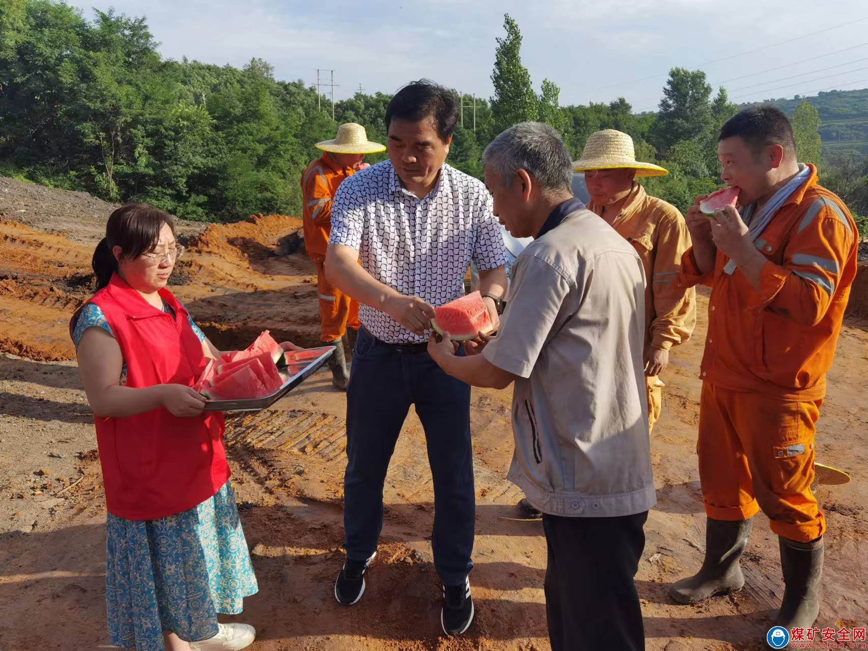 河南能源義煤公司石壕煤礦：重實踐 建新功