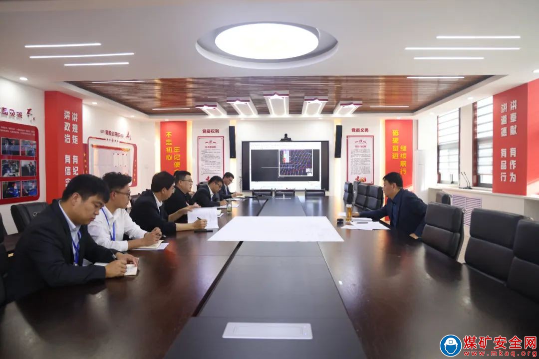 黨亞明節日期間深入中能袁大灘礦業調研提出：通過深入實踐“六精管理理論”破解難題 持續營造安全高效生產環境