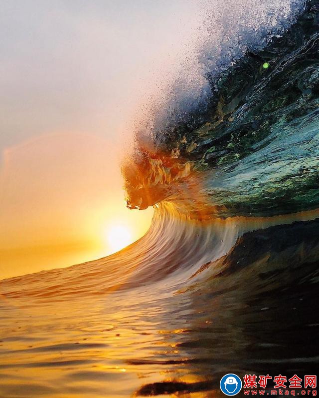 海   浪