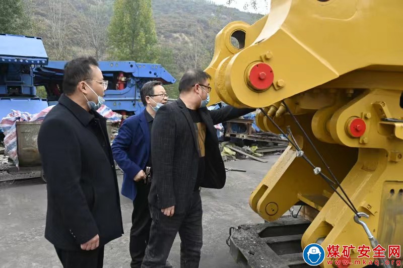河南能源義煤公司石壕煤礦：壓實責任 理清思路