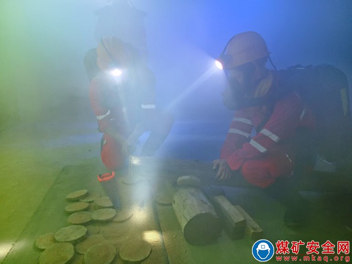  中煤新集公司救護大隊：模擬“實戰化”訓練  提升應急處置能力